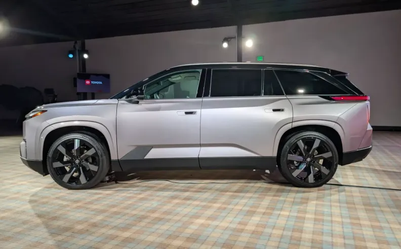 هايلاندر 2027: أكثر من مجرد مقابض أبواب