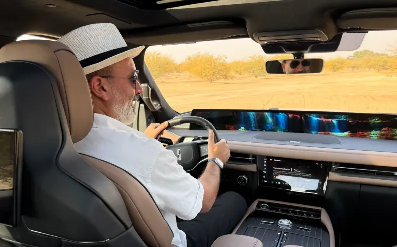 قمرة القيادة: التكنولوجيا في خدمة الحواس