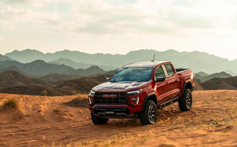 رحلات طويلة وصحراء: مركبات جي إم سي المثالية لشهر رمضان