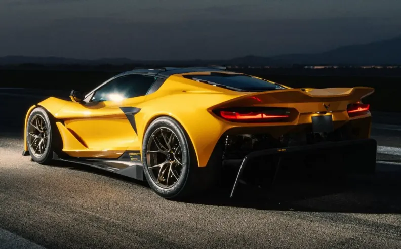 العرض والديناميكية الهوائية المتطرفة