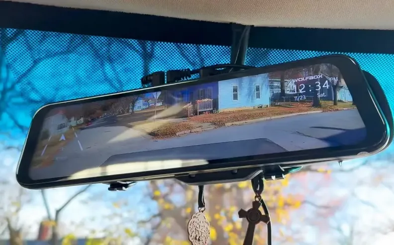 Wolfbox G840S: التكنولوجيا الفائقة في مرآة الرؤية الخلفية