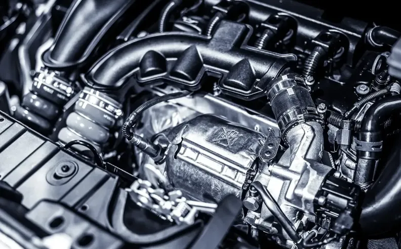 صيانة منظومة سحب الهواء: كيف تحمي محركك من الاختناق الرملي في السعودية 2026