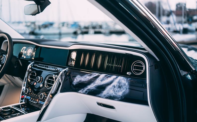 إتقان التفاصيل الداخلية والفنية: الجمع بين الفخامة والحرفية