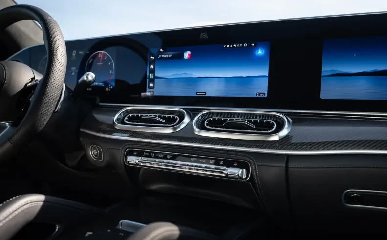 العقل الرقمي: نظام MB.OS والذكاء الاصطناعي الفائق