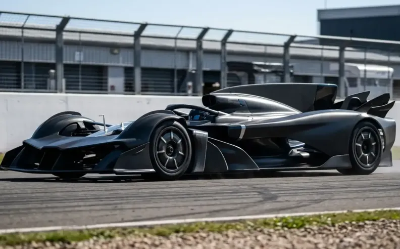 وحش أستون مارتن الجديد: نموذج أولي غامض يعيد صياغة أداء الفورمولا 1 للطرقات