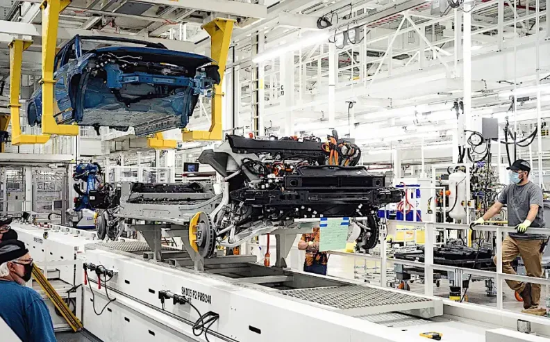 لغز التحلل: لماذا لا تُعاد تدوير البطاريات فوراً؟