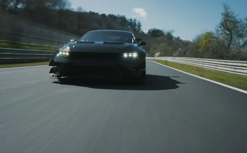 السعر والحصرية: لمن هذه السيارة؟