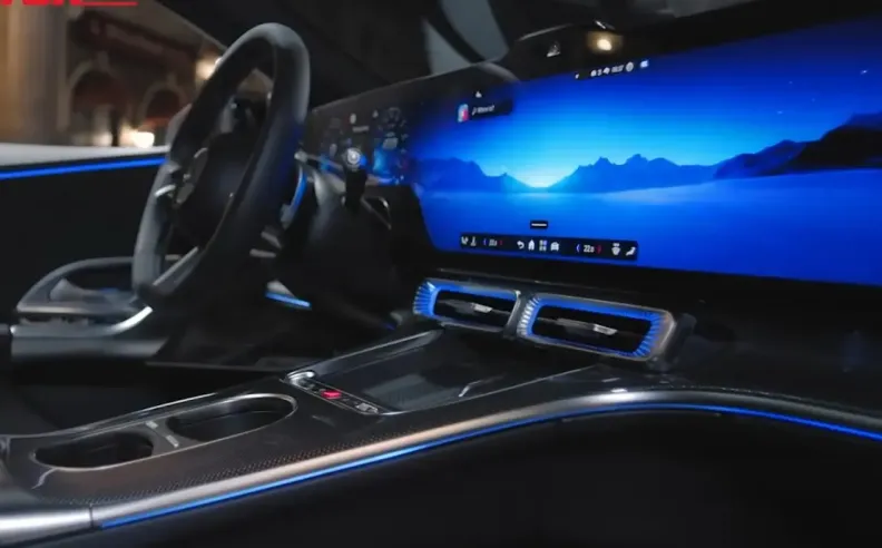 A hyperscreen cabin that feels like a class above