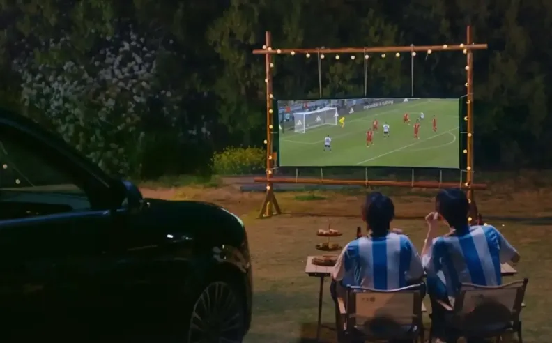 المصابيح الأمامية الصينية: من مجرد إضاءة للطريق إلى أجهزة عرض سينمائية متكاملة