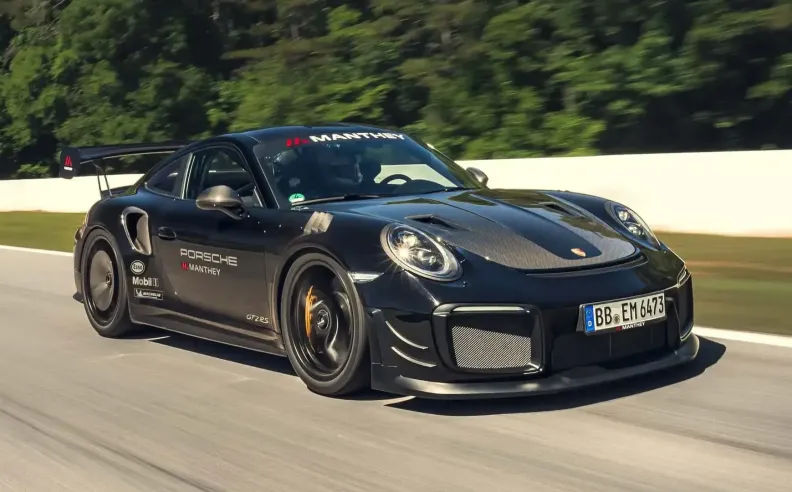 Porsche 911 GT2 RS With Manthey Kit Dominates Road Atlanta