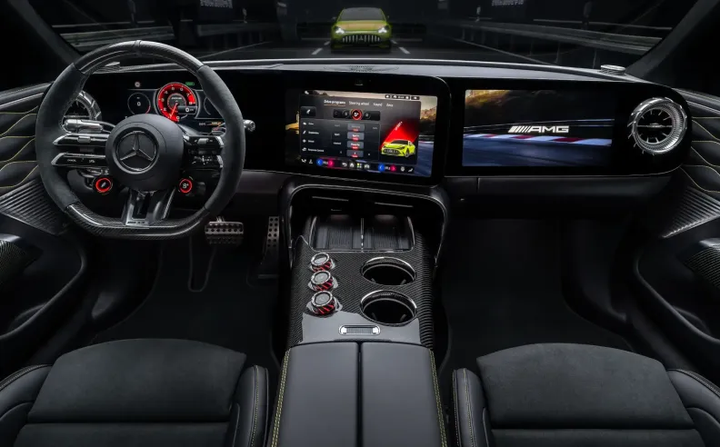 تجربة AMG العاطفية ومقصورة هندسية متطورة