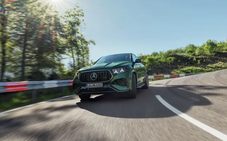 عصر جديد لمحرك AMG V8: ثورة ميكانيكية تحت غطاء المحرك