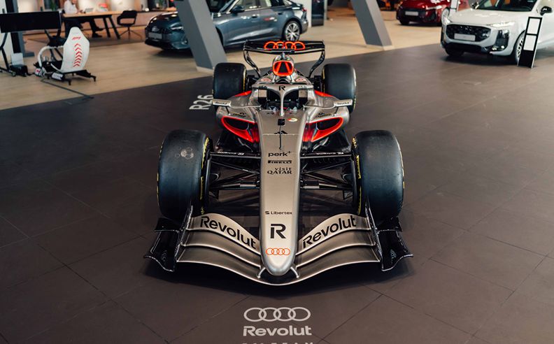 Audi تنقل أجواء الفورمولا 1® إلى دبي من خلال عرض حصري لسيارة R26 Showcar وبث مباشر للسباق