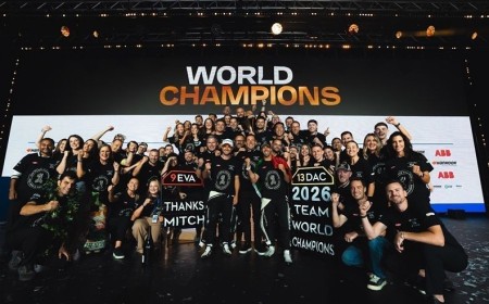 صُمم لكتابة التاريخ: جاكوار TCS للسباقات تحصد بطولة العالم للفرق في بطولة ABB FIA للفورمولا إي لموسم 2025/2026