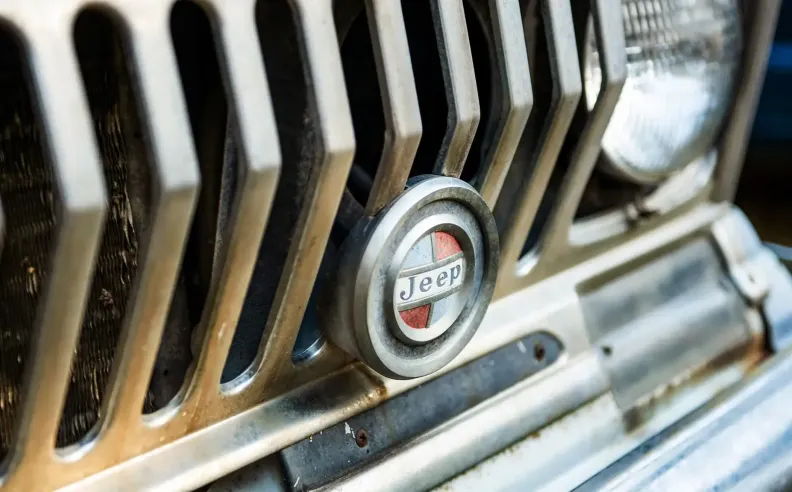 The engineering reason Jeep switched to seven slots