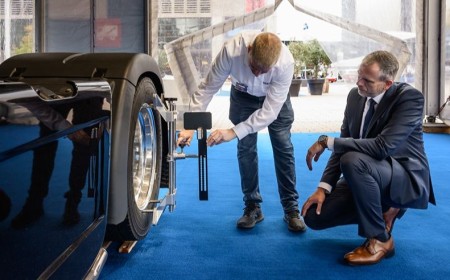 Free trainings for commercial vehicle and caravan professionals: calibrating driver assistance systems and enhancing repair skills