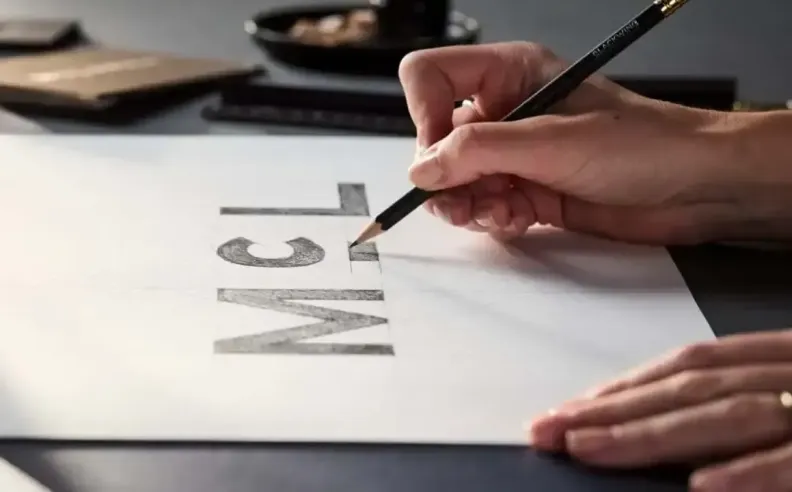 الهوية البصرية الموحدة لمجموعة مكلارين
