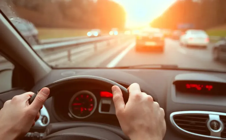 كيف تجمع السيارات الذكية بياناتك وتزن أداءك الميكانيكي؟