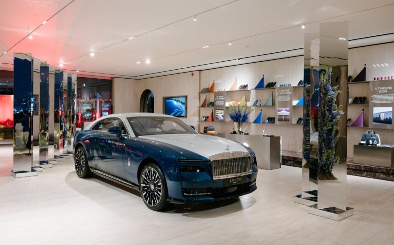 Rolls-Royce Dubai Celebrates Individuality and Bespoke Luxury at Badge of Honour
