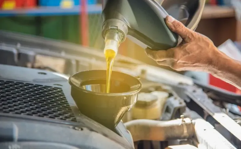 الفرق بين انواع الزيوت التقليدية والتخليقية