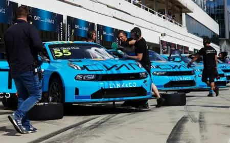 تألق Lynk & Co Cyan Racing في جولة العالم للسيارات TCR  لعام 2023