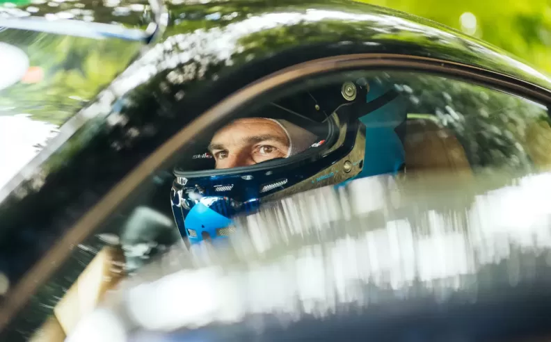 Miroslav Zrnčević setting records with the Rimac Nevara