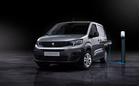 PEUGEOT Abu Dhabi & Al Ain Delivers its First Fully Electric LCV in Abu Dhabi