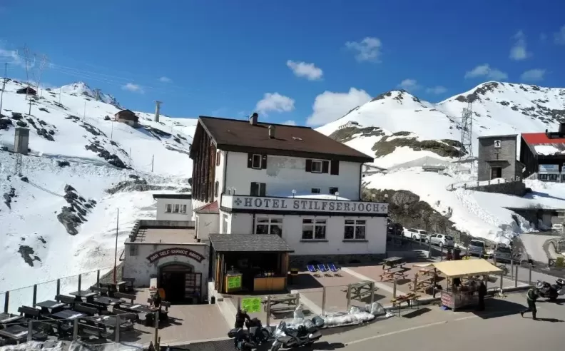 Spending the Night in the Vicinity