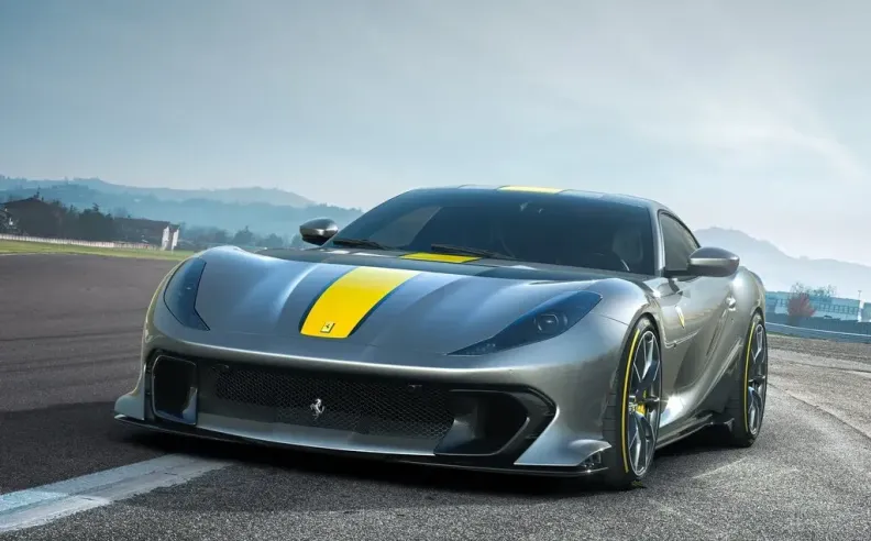 فيراري 812 Competizione