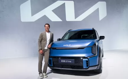 Kia presents EV9 to Rafael Nadal at groundbreaking #TheIcon event in Madrid