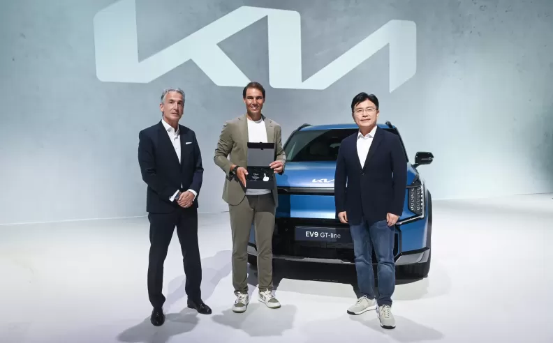 The pioneering EV9