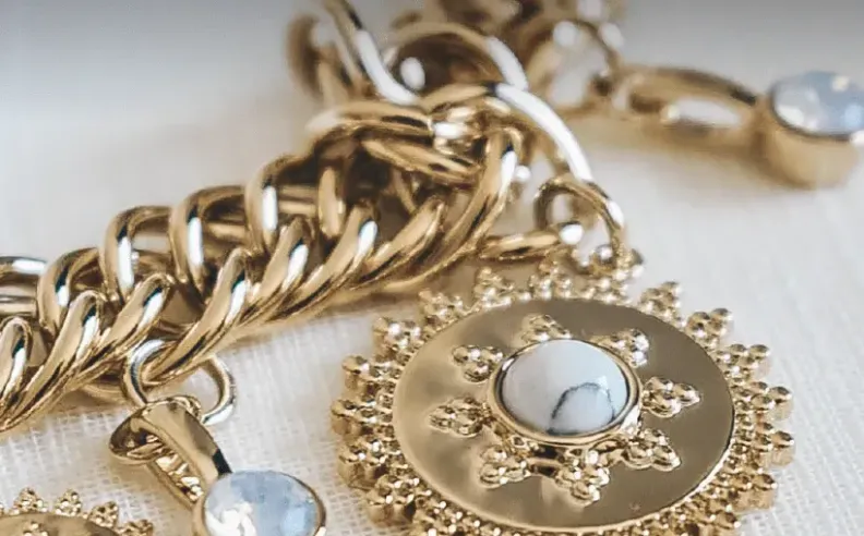 الدورة الثلاثين لمعرض المجوهرات والساعات بأبوظبي