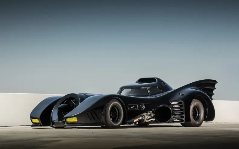 سيارة باتموبيل: رمز العدالة والقوة