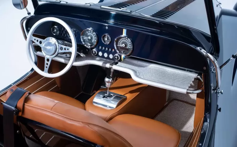 A range of features that make it perfect for a day at the beach. 