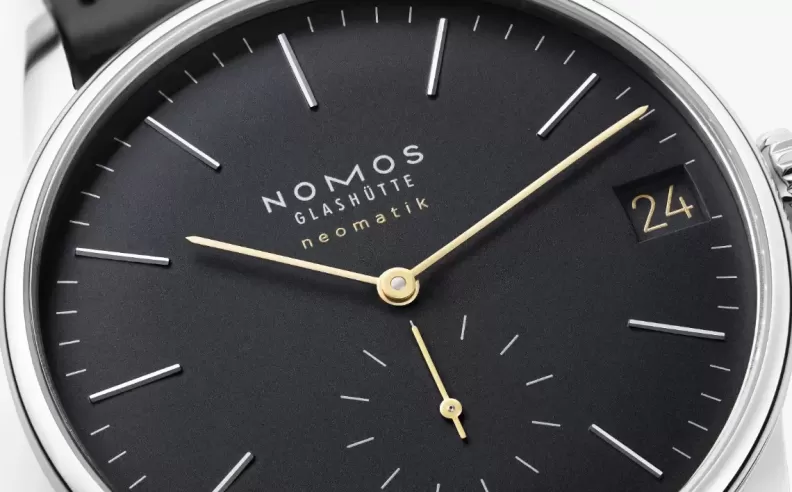 James' Choice: Elegant Automatic in Black
