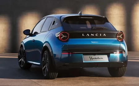 لانسيا ابسيلون 2024: عهد جديد يبدأ بفخامة كهربائية