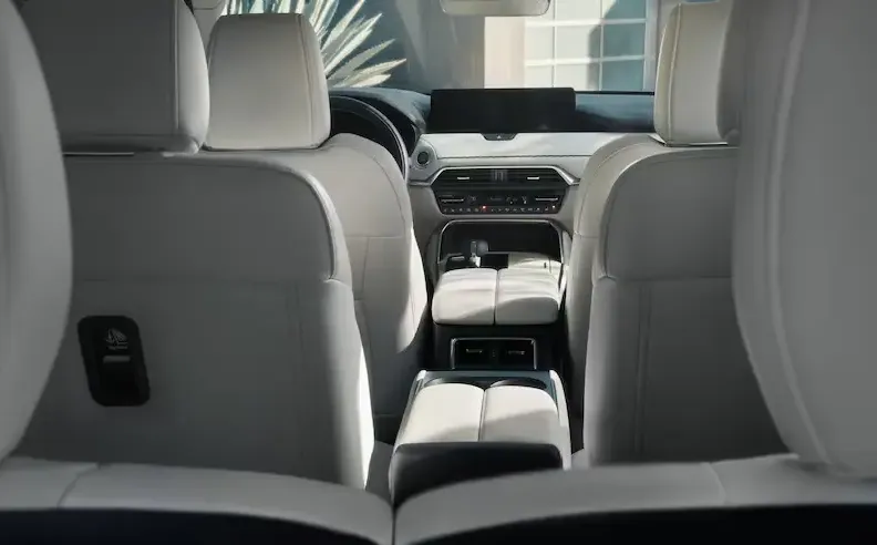 أداء وأمان مازدا CX90 2024: القوة تلتقي بالتكنولوجيا