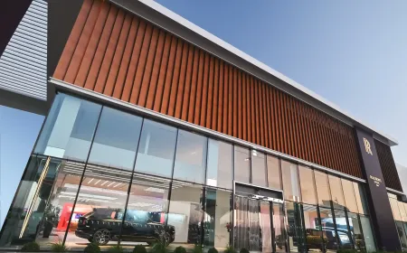 رولز-رويس موتور كارز دبي تفتتح صالة عرض جديدة تفيض فخامةً