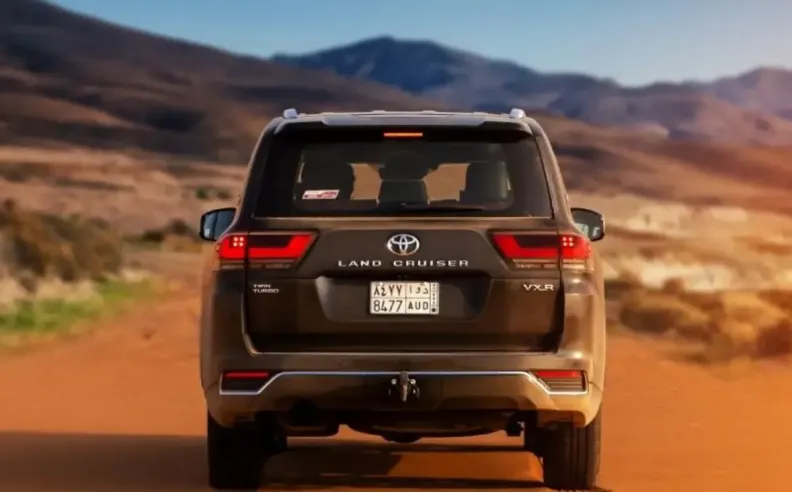 القوة المتجددة: محركات تويوتا لاندكروزر 2024