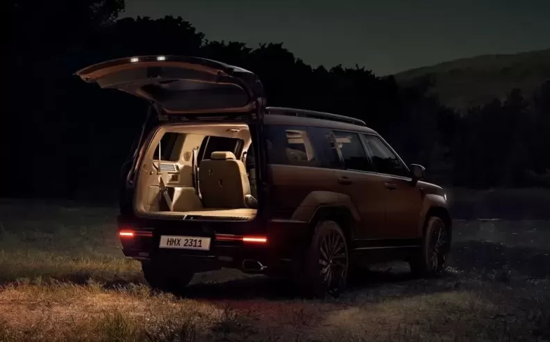 Practical body profile facilitates urban and outdoor activities