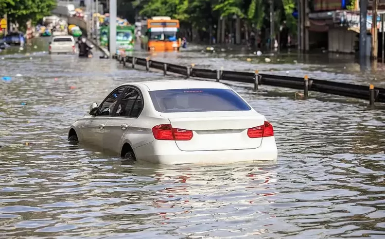 Signs of Water Damage to Car Engine