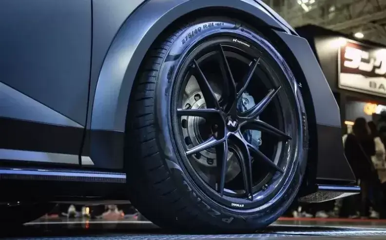 A premium Made-in-Italy brand: timeless design, cutting-edge technology and a winning attitude
