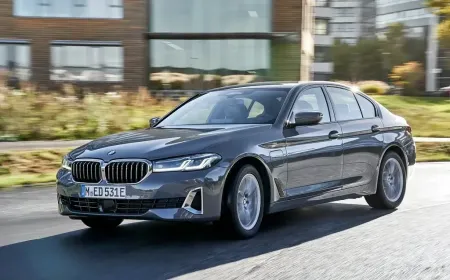 بي إم دبليو الفئة الخامسة: تجسيد الفخامة والأداء في صالات الناغي للسيارات بالسعودية