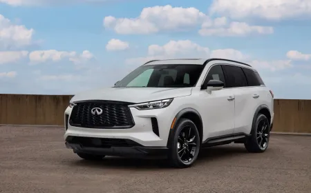طرح طراز العام 2025 من سيارة إنفينيتي QX60 مع محرك V6 القوي في الشرق الأوسط