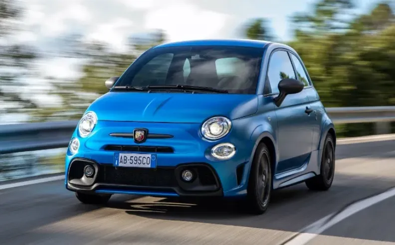 ابارث 595 سياره صغيره تمنحك متعة الأداء الرياضي 