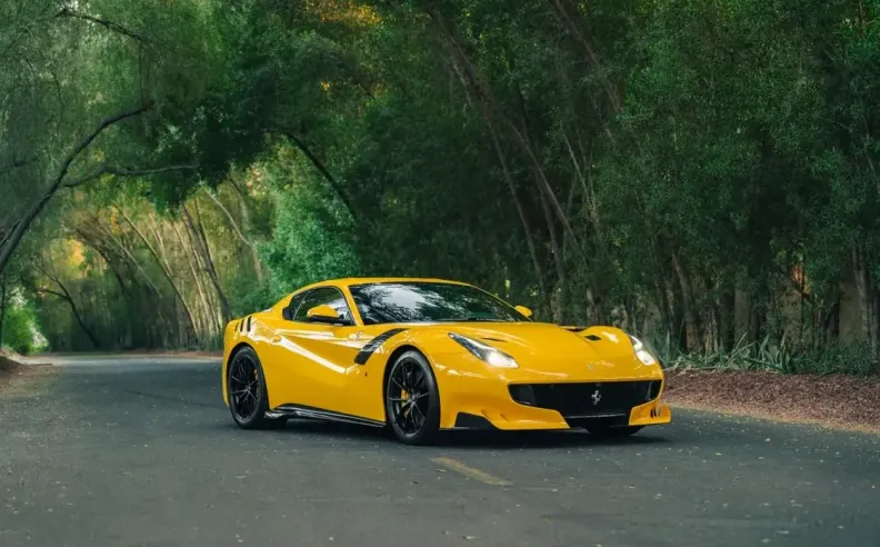 سيارات خارقة متميزة في المزاد