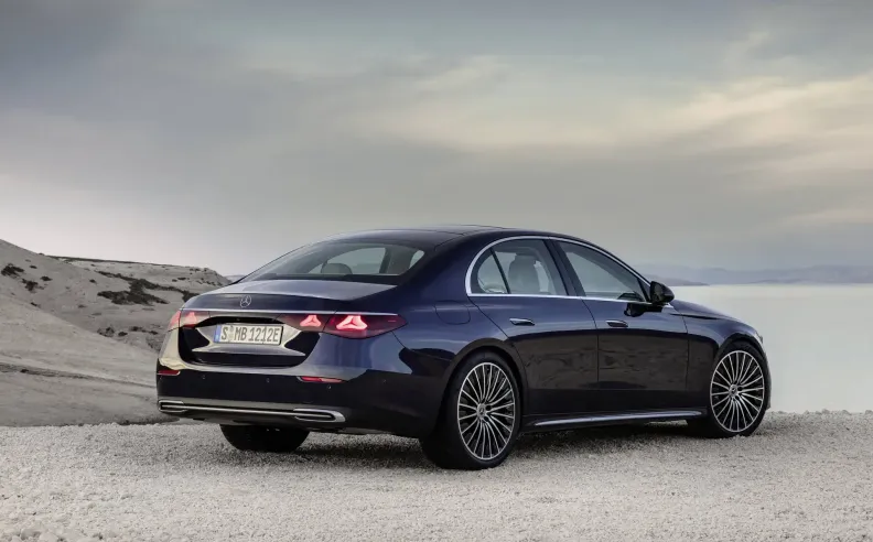 مرسيدس بنز إي كلاس 2024