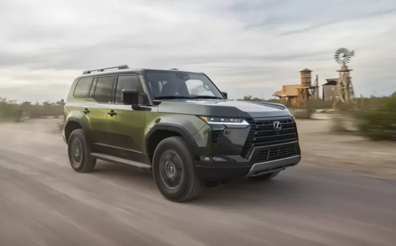 Lexus GX and Ford Expedition: Luxury and Strength Combined