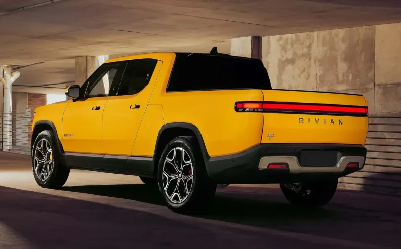 ريفيان تتفوق على الجميع