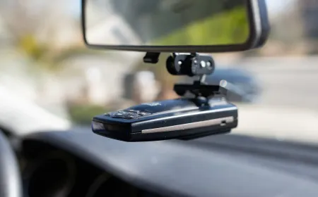 حرب السرعة الصامتة: معركة التكنولوجيا بين الشرطة وكاشفات الرادار